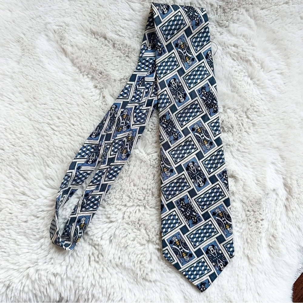 Vintage Disney Mickey‎ Mouse Paisley Print Silk Tie   4″ x 59″ Blue Card Tie